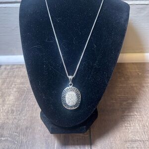 Vintage Elegant Silver Pendant Necklace